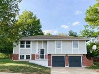Foreclosed Home - 1505 MAPLE LN, 64080