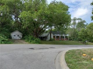 Foreclosed Home - 1106 COLLEGE HILL ST, 64080