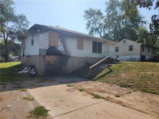 Foreclosed Home - 1610 LEXINGTON RD, 64080