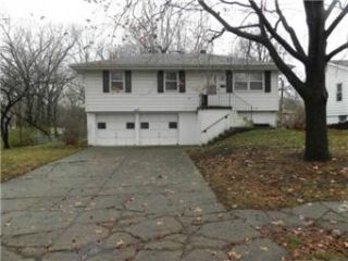 Foreclosed Home - 825 SW PLEASANT DR, 64081