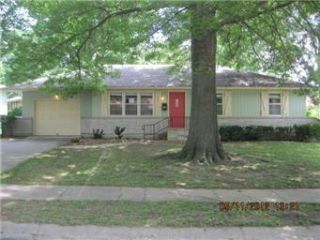 Foreclosed Home - 1009 SW LAKEVIEW BLVD, 64081