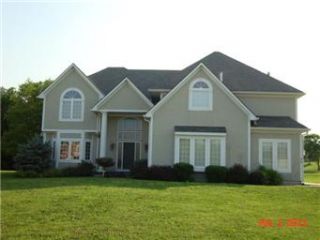 Foreclosed Home - 32 SE MEADOWBROOK DR, 64082