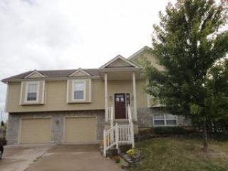 Foreclosed Home - 321 SW CHATHAM CT, 64082
