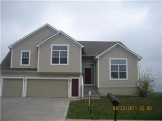 Foreclosed Home - 1102 HAMPTON DR, 64083