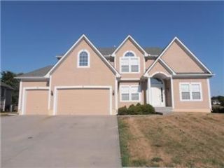 Foreclosed Home - 907 BIRCHWOOD DR, 64083