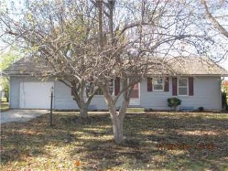 Foreclosed Home - 110 S JEFFERSON ST, 64083
