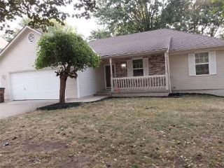 Foreclosed Home - 605 S PARK DR, 64083