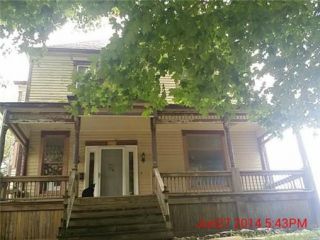 Foreclosed Home - 401 S Camden St, 64085