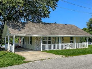 Foreclosed Home - 406 DENNING ST, 64085