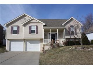 Foreclosed Home - 820 NE COLLEEN DR, 64086