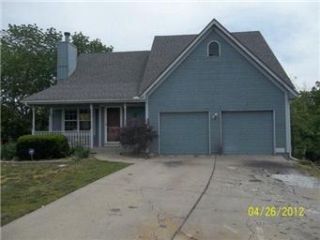 Foreclosed Home - 1523 NE STONEWOOD DR, 64086