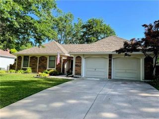 Foreclosed Home - 1141 NE COUNTRY LANE PL, 64086