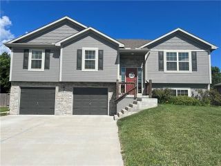 Foreclosed Home - 19119 SWITCHGRASS DR, 64089