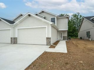 Foreclosed Home - 705 RIDGE DR, 64089