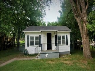Foreclosed Home - 423 E MILL ST, 64093
