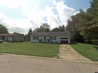 Foreclosed Home - 102 SE 245TH RD, 64093