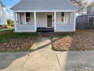 Foreclosed Home - 116 W GAY ST, 64093