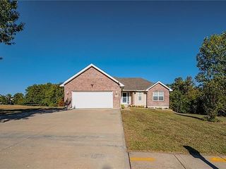 Foreclosed Home - 1209 CYPRESS CT, 64093
