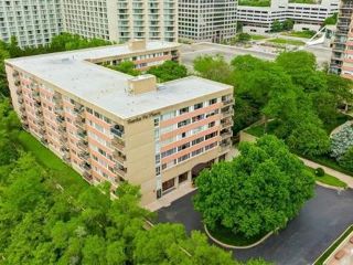 Foreclosed Home - 2525 MAIN ST APT 715, 64108