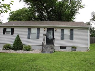 Foreclosed Home - 9128 WALNUT ST, 64114