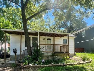 Foreclosed Home - 9215 MCGEE ST, 64114