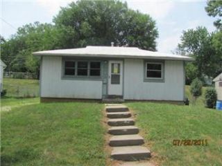 Foreclosed Home - 4442 N TRACY AVE, 64116