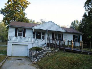 Foreclosed Home - 2 NE EVANSDALE RD, 64116
