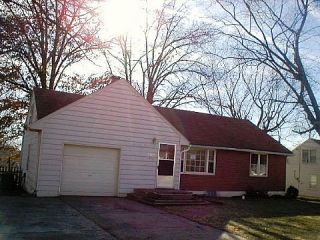 Foreclosed Home - 2307 NE 37TH TER, 64116