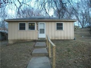 Foreclosed Home - 4443 N TRACY AVE, 64116