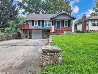 Foreclosed Home - 3718 N GARFIELD AVE, 64116