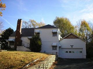 Foreclosed Home - 3509 N WALROND AVE, 64117