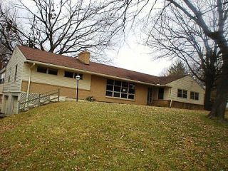 Foreclosed Home - 6105 NE MEADOW LN, 64118