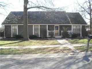 Foreclosed Home - 7423 N GARFIELD AVE, 64118