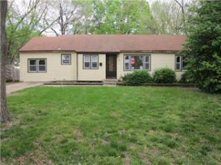 Foreclosed Home - 5003 NE PARK LN, 64118