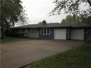 Foreclosed Home - 1303 NE 76TH ST, 64118