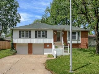 Foreclosed Home - 5236 N VIRGINIA AVE, 64118