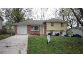 Foreclosed Home - 3107 NE 67TH ST, 64119