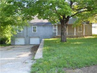 Foreclosed Home - 5706 NE 49TH ST, 64119