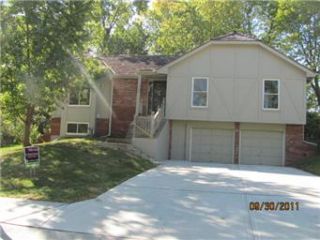 Foreclosed Home - 3709 NE APPLE TREE LN, 64119