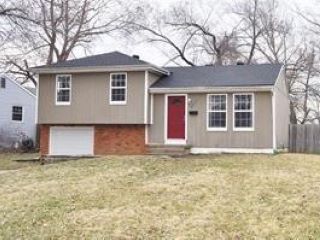 Foreclosed Home - 4811 N SYCAMORE DR, 64119