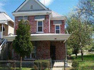 Foreclosed Home - 719 INDIANA AVE, 64124