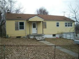Foreclosed Home - 1935 EWING AVE, 64126