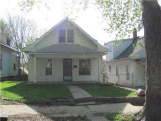 Foreclosed Home - 2041 SPRUCE AVE, 64127