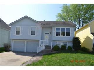 Foreclosed Home - 4015 E 16TH TER, 64127