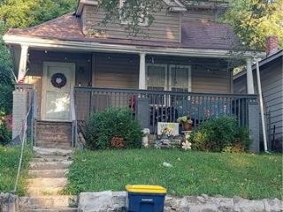 Foreclosed Home - 2116 KANSAS AVE, 64127