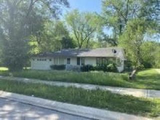 Foreclosed Home - 7501 E 51ST ST, 64129