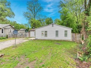 Foreclosed Home - 2409 MCKINLEY AVE, 64129