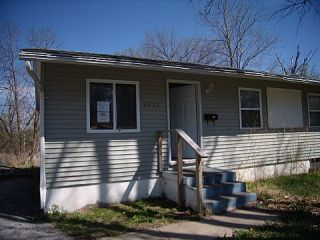 Foreclosed Home - 4625 ELMWOOD AVE, 64130