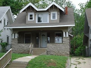 Foreclosed Home - 4105 CHESTNUT AVE, 64130