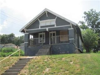 Foreclosed Home - 4242 COLLEGE AVE, 64130